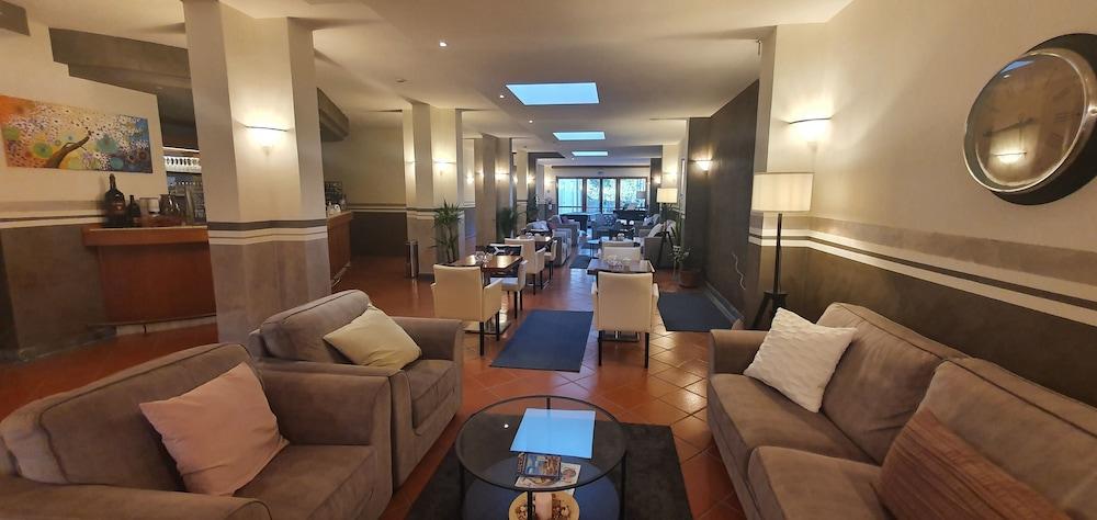 לוקה Hotel Carignano מראה חיצוני תמונה